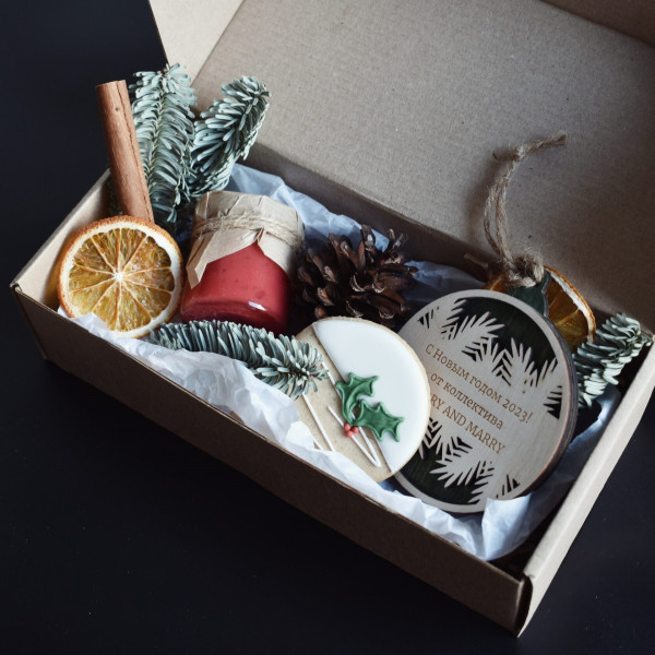 Идеи подарков на Новый год для коллег до 1000 и 3000 рублей