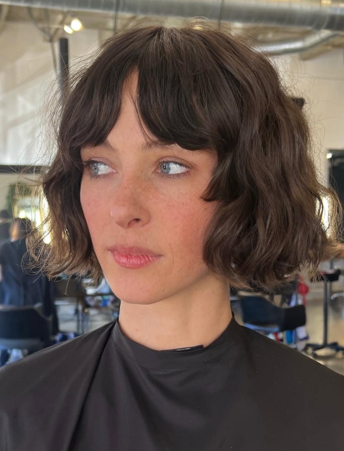 Самые стильные варианты модных коротких стрижек 2025-2026