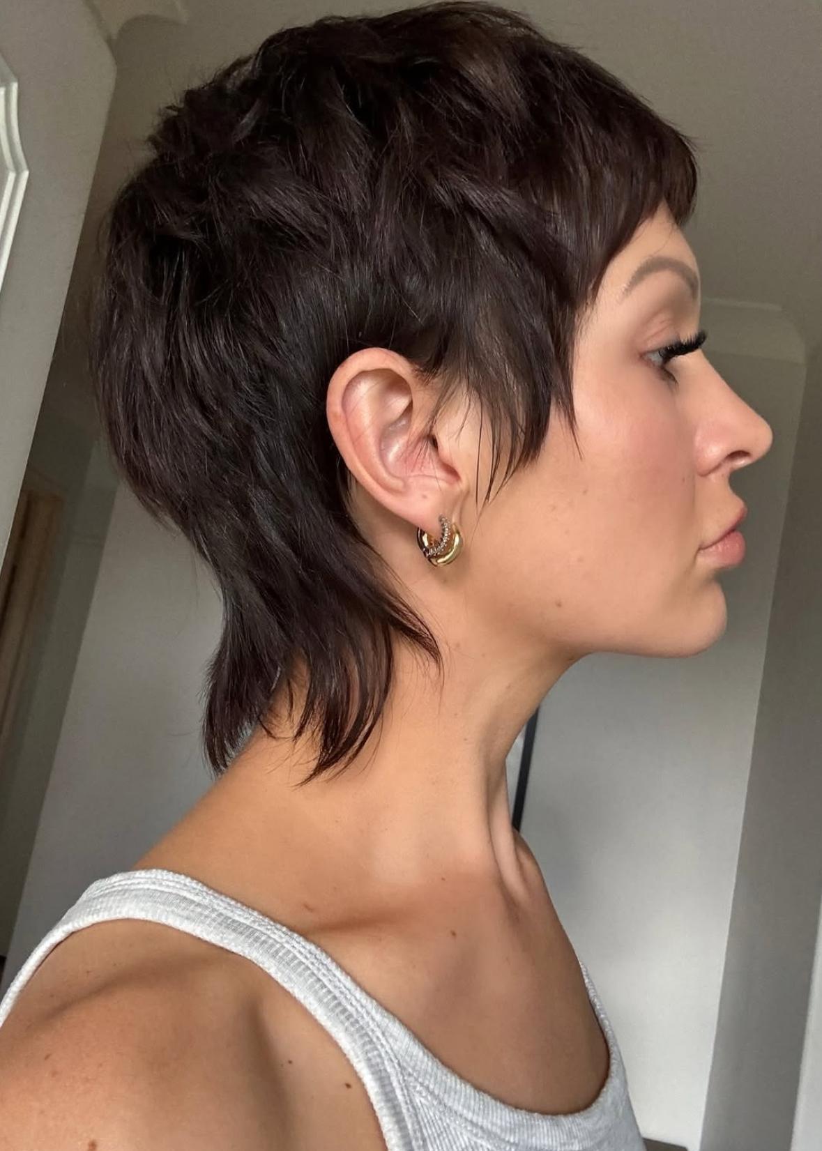 Самые стильные варианты модных коротких стрижек 2025-2026