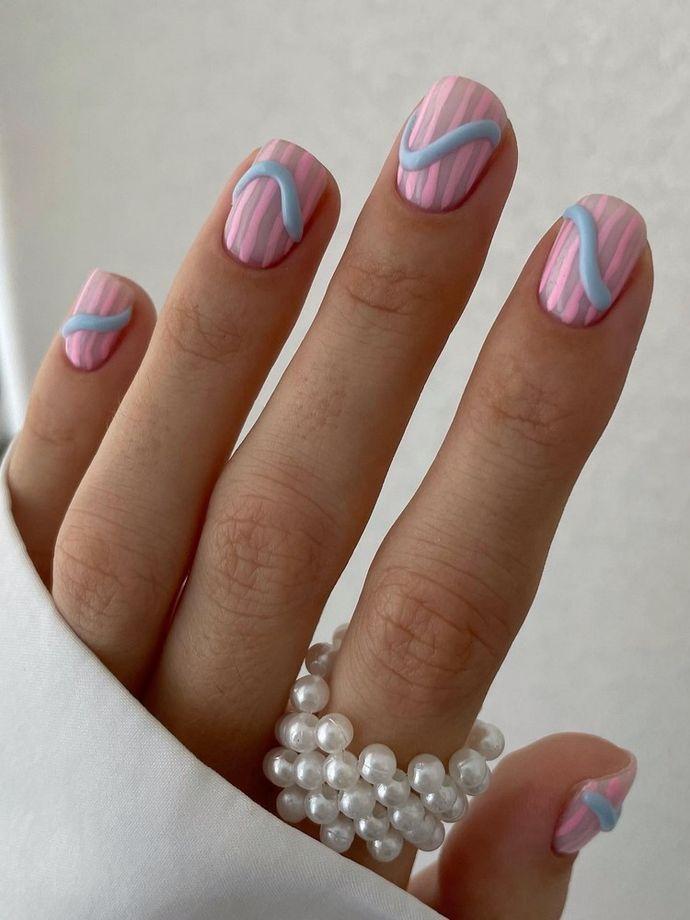 Топ-10 идей новогоднего маникюра 2026