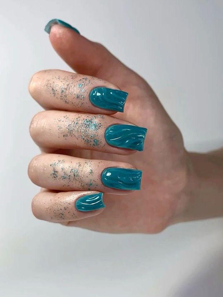 Денежный маникюр на январь 2026