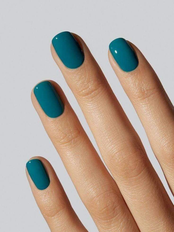 Маникюр на Новый год 2026: главные цвета и идеи сезона