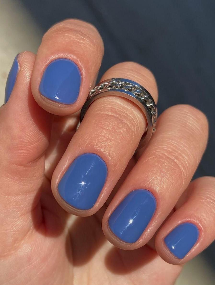 Маникюр на Новый год 2026: главные цвета и идеи сезона