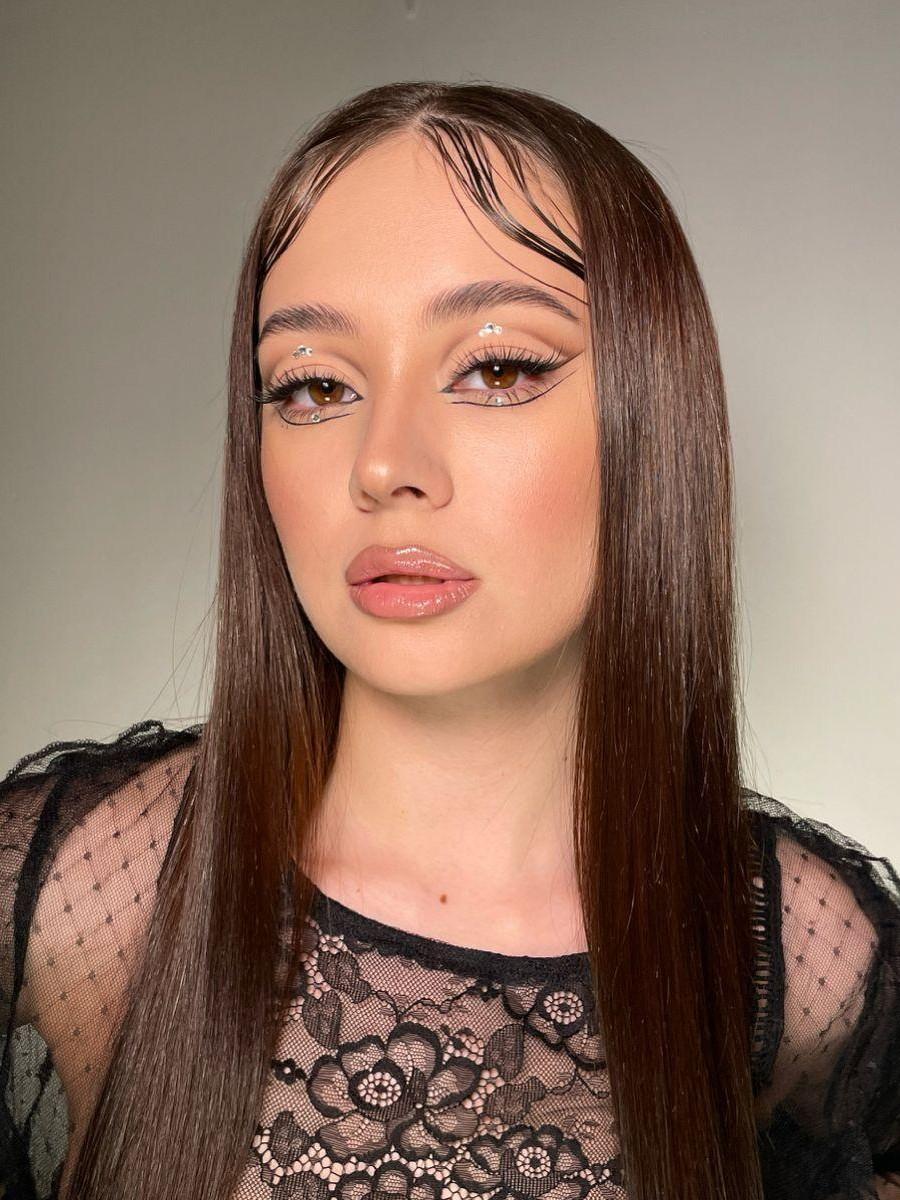 7 идей для макияжа с графичными стрелками