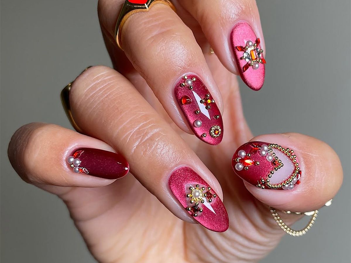 Какой маникюр выбрать, чтобы встретить 2026 год в лучшем стиле