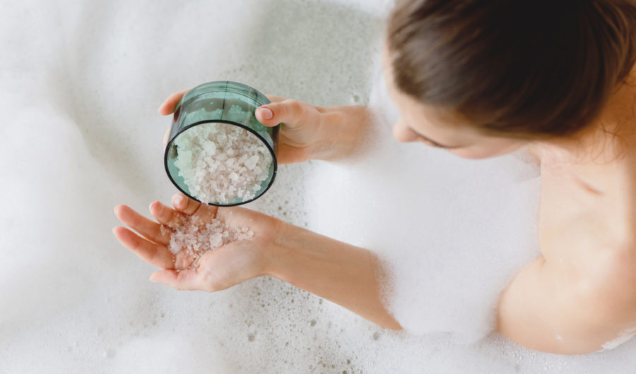 Зачем под кровать ставят соль на 7 дней