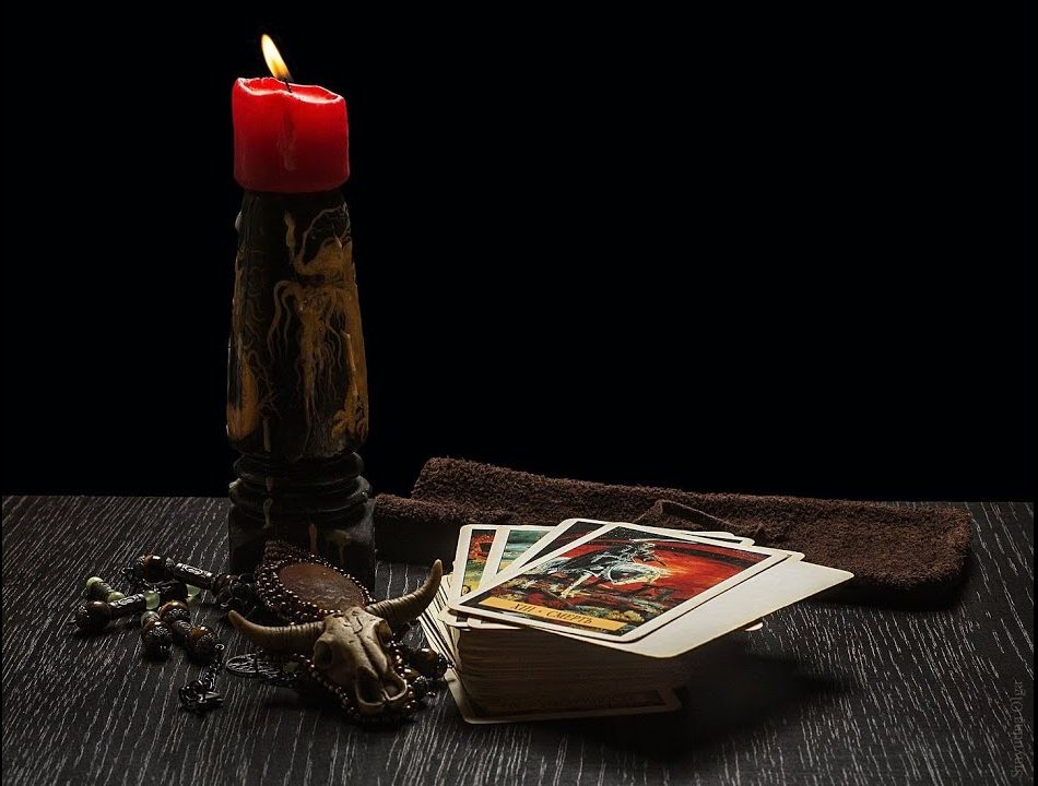 Тренд на Таро: как колоды постепенно вытесняют терапию психологов