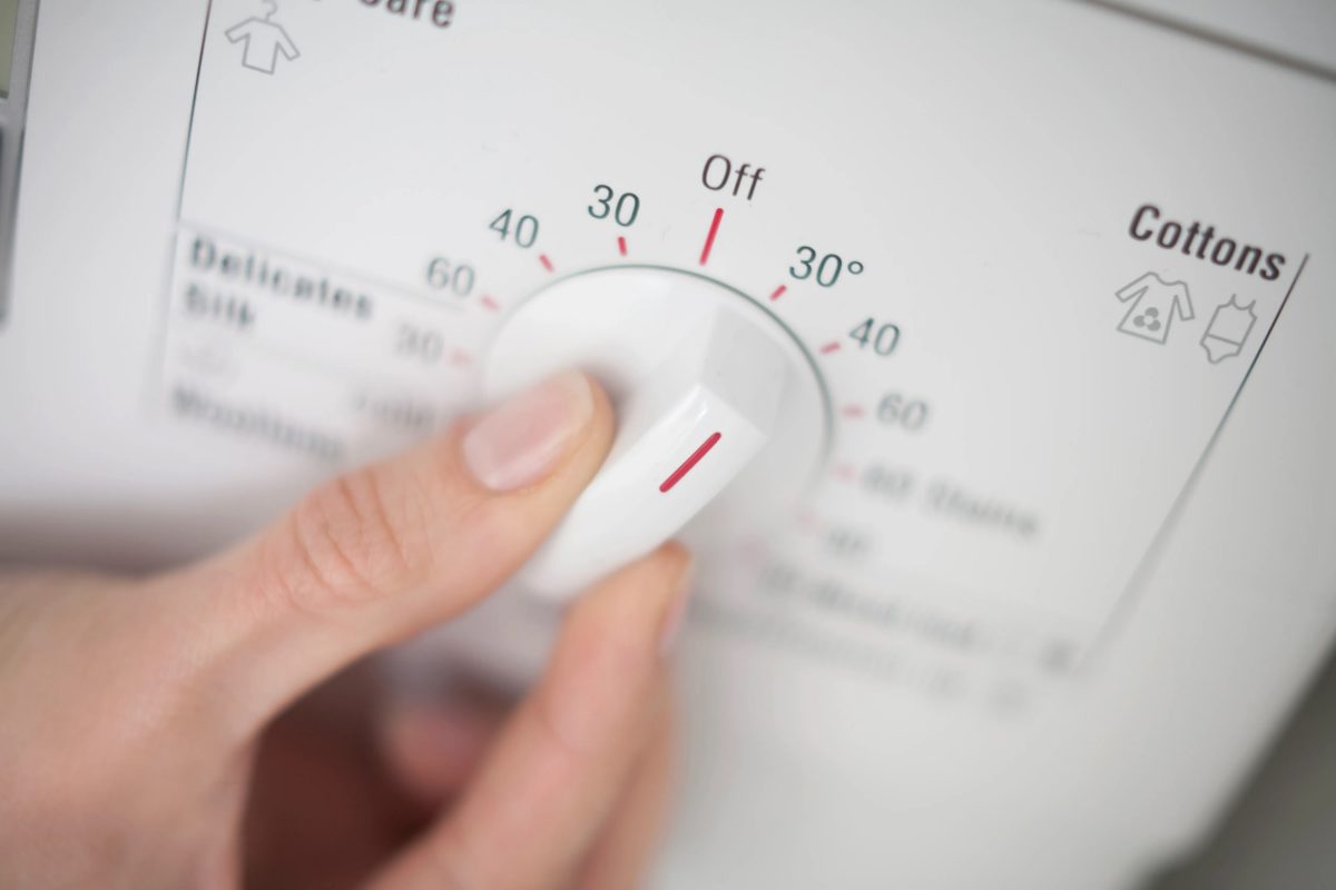 Какую температуру воды и сушки стоит выбрать: рекомендации профессионалов