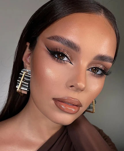 Как выглядит латте-макияж