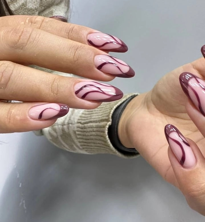 Какой маникюр выбрать, чтобы встретить 2026 год в лучшем стиле