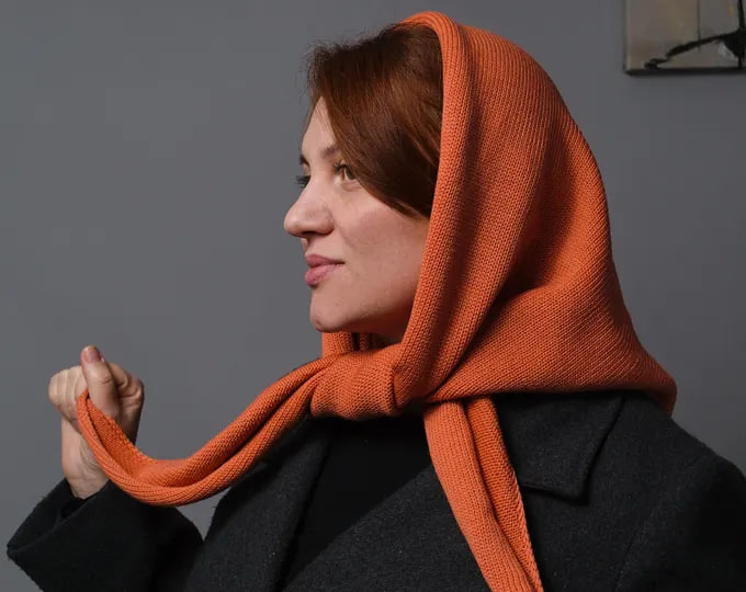 как и с чем носить шерстяную косынку