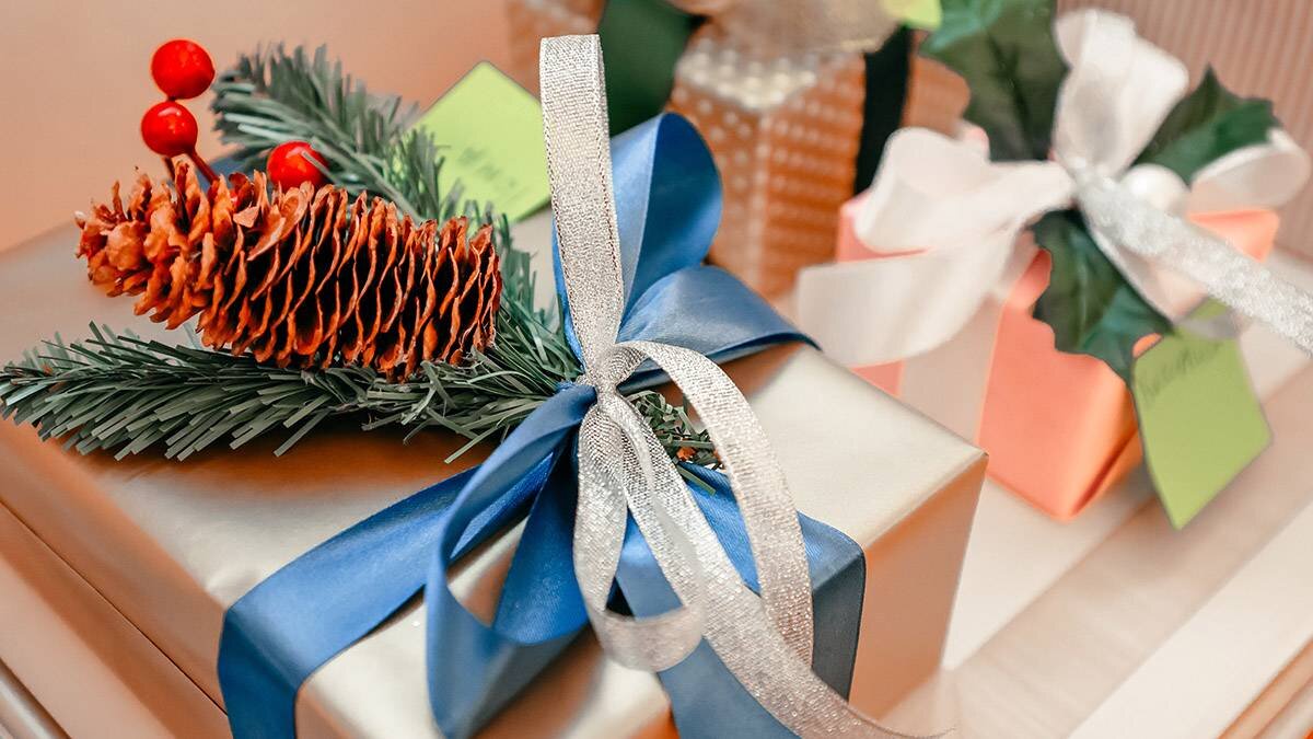 Идеи подарков на Новый год для коллег до 1000 и 3000 рублей