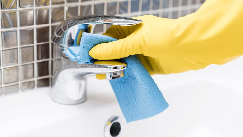 домашний раствор из 2 ингредиентов от налета на кранах