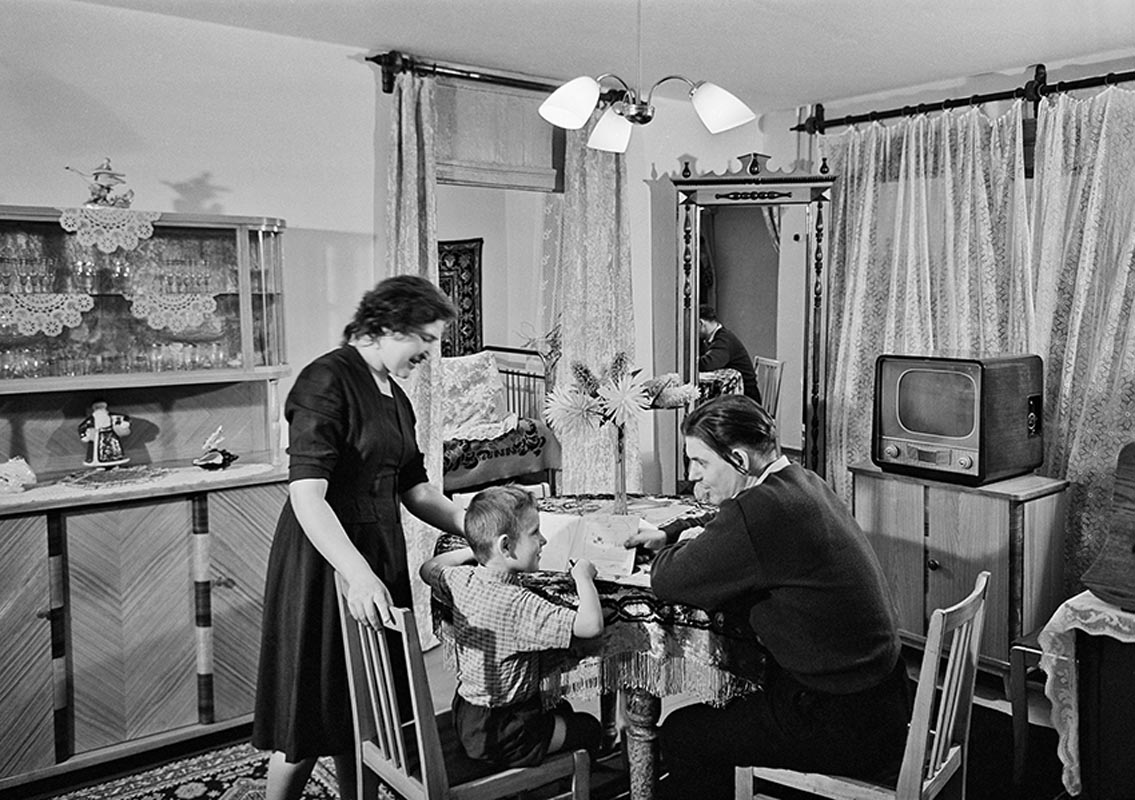 Какие привычки советских жен помогали им сохранить добрые отношения в семье 30-40 лет Какие привычки советских жен помогали им сохранить добрые отношения в семье 30-40 лет