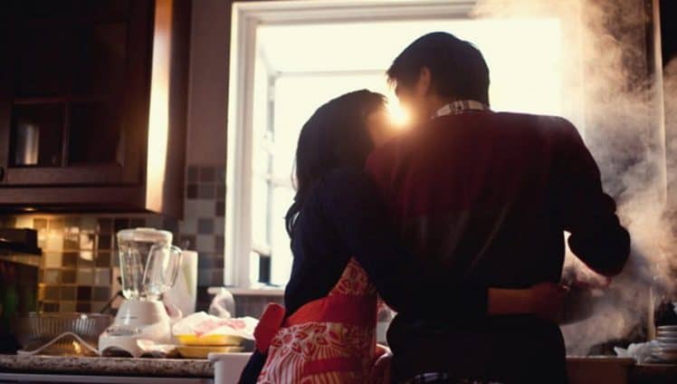 Как укрепить отношения в темные февральские вечера