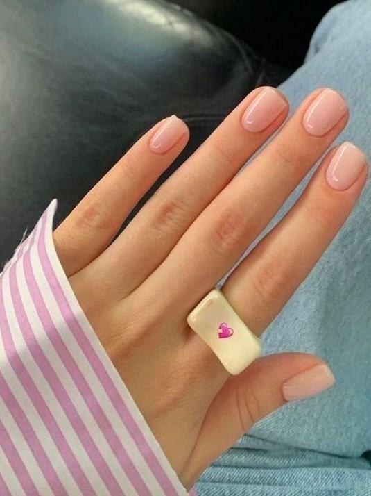 Маникюр baby nails без яркого дизайна