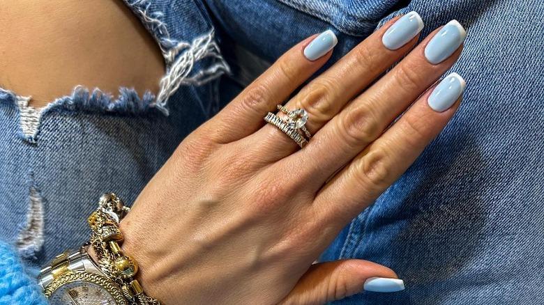 Маникюр на июль 2026