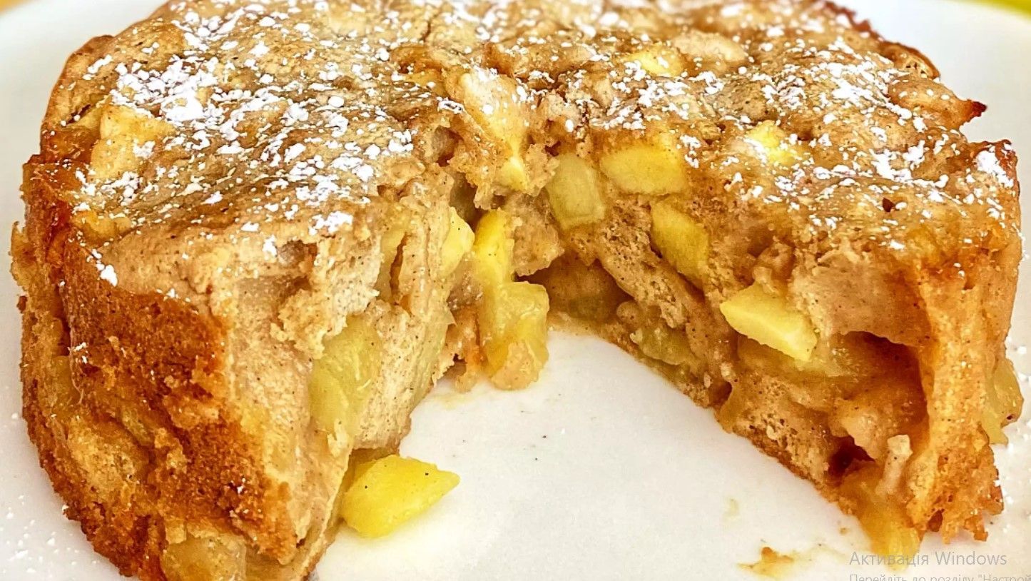 Шарлотка с яблоками