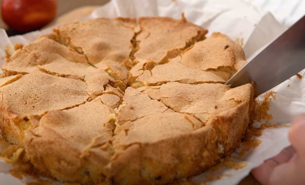 Шарлотка с яблоками