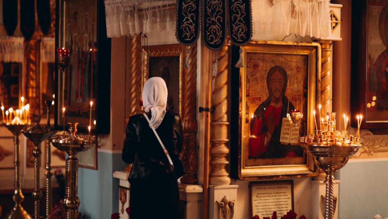 В чем помогает Параскева Сербская